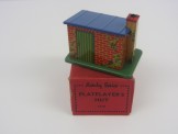 Hornby Gauge 0 Platelayers Hut (Striped Door) Boxed