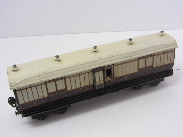 Stop the Drop Auction - Marklin Gauge 0 LNWR Full Brake Bogie Coach