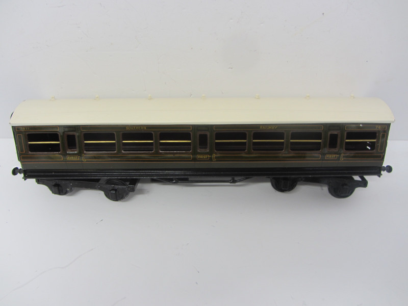 Stop the Drop Auction BassettLowke Gauge 0 1930s SR All First Bogie Coach