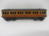 Hornby Gauge 0 Metropolitan Coach E All First