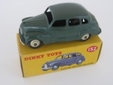 Dinky Toys 152 Green with Fawn Hubs Austin Devon Saloon Boxed