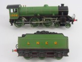 Scratch Built Gauge 0 12vDC 3-Rail Electric LNER Green 4-6-0 B1 Class Locomotive and Tender No1306