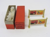 2 Postwar Hornby Gauge 0 Advertising Hoardings in Box for 6