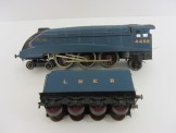 Gauge 0 12v DC Electric LNER A4 Locomotive and Tender "Mallard"