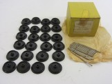 Postwar Hornby Gauge 0 Box of 24 Plastic Wheels an Axles
