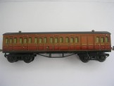 French Serie Hornby High Voltage Metropolitan Brake Third Bogie Coach with Paris Garter transfer underneath