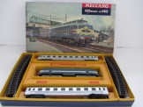 Hornby Acho 610 Train de Voyageurs 'Le Vendeen' Loco Diesel 060DB Voitures inox, Boxed Set