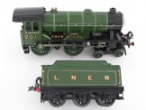 Hornby Gauge 0 20 Volt Electric LNER 'Bramham Moor' Locomotive & Tender