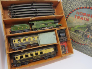 Early Hornby Gauge 0 6volt "Flying Scotsman" Pullman Boxed Set