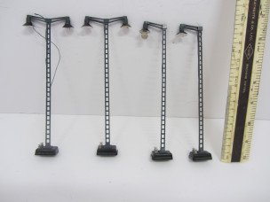 4 Gauge 0 Electric Yard Lamps