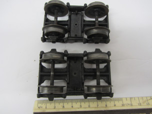 Pair of Gauge 0 Deluxe Coach Bogies