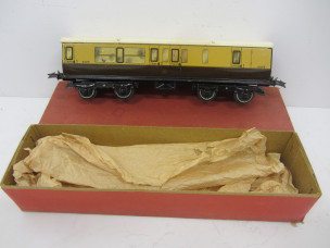 Hornby Gauge 0 No2 GW Corridor Brake Third Bogie Coach Boxed