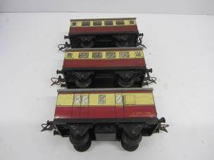 Rake of 3 Postwar Hornby Gauge 0 No51 Coaches