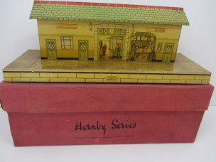 Hornby Gauge 0 Wayside Station Boxed