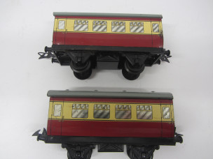 2 Postwar Hornby Gauge 0 No 50 Coaches