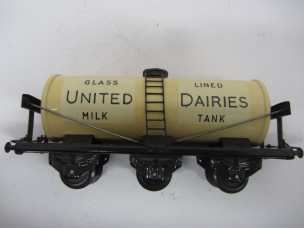 W&D Hornby Style Gauge 0 "United Dairies Milk Tank" Wagon